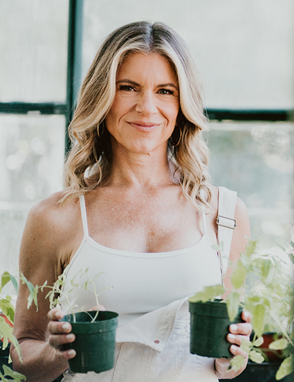 Dr. Sara Szal