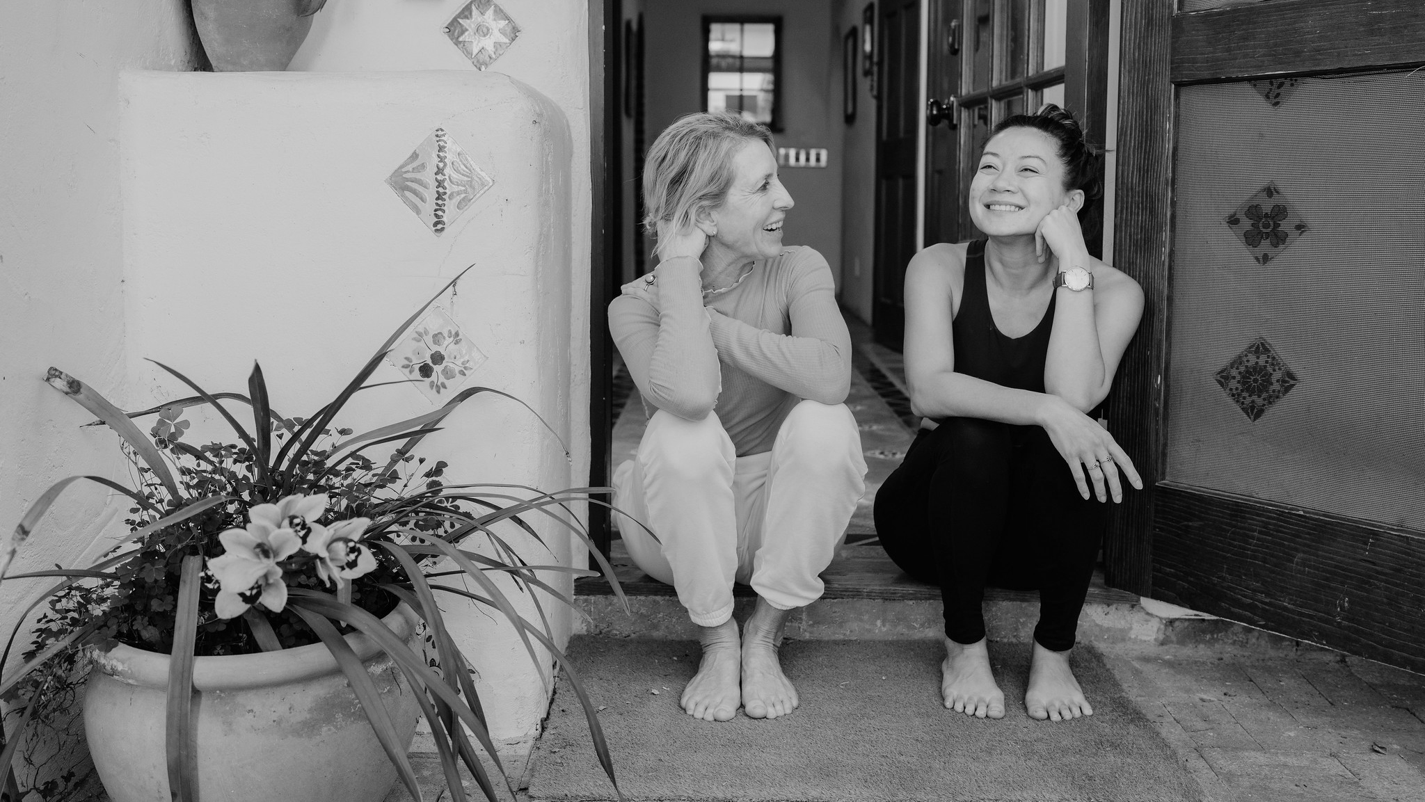 Women in genuine connection, Luminescence by Commune